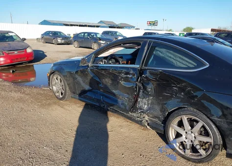 2014 Mercedes-Benz C 350 Sport z USA, uszkodzony, nr VIN WDDGJ5HBXEG175889